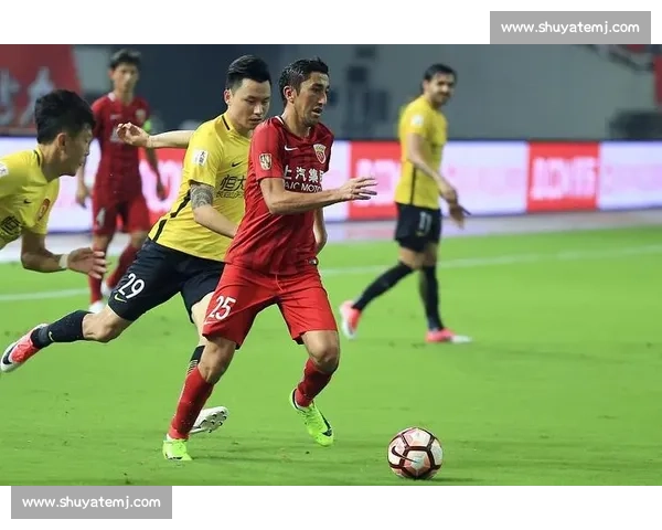 广州恒大与上海上港激战回顾 谁能在中超豪门对决中笑到最后